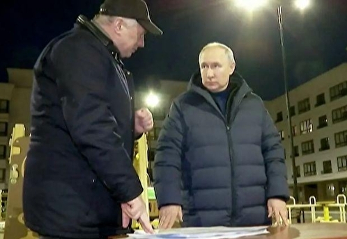 Песков: в Кремле никто не поседел в связи с поездкой Путина в Мариуполь