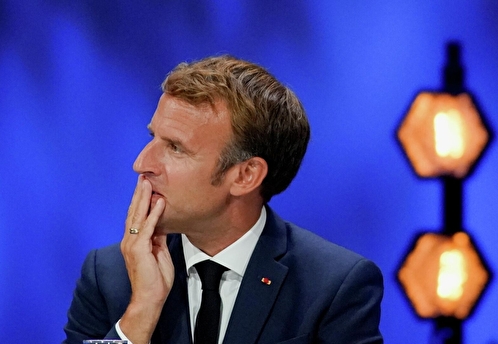 Политолог: Эммануэль Макрон может покинуть кресло президента Франции на фоне протестов