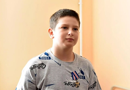 Богомаз вручил медаль «За отвагу» школьнику Федору Симоненко