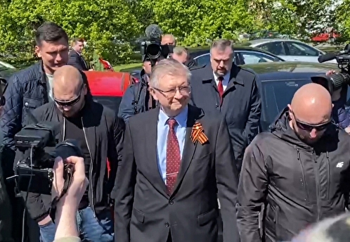 В Варшаве российский посол не смог возложить цветы к мемориалу советским солдатам