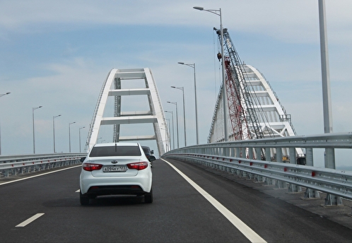 Хуснуллин: движение грузовиков по Крымскому мосту пока не будет запущено