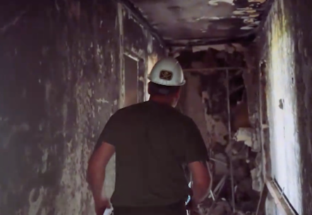 Восстанавливающие Мариуполь строители рассказали о страшных находках