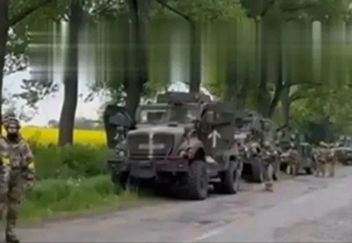 RusVesna опубликовала видео колонны бронетехники ВСУ до нападения на Белгородскую область