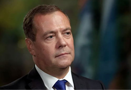 Медведев не верит заявлениям Apple, отрицающей сотрудничество со спецслужбами США