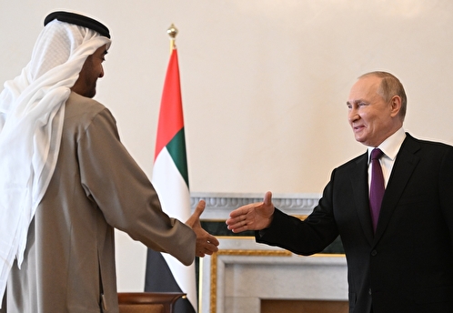 Путин в пятницу проведет переговоры с лидером ОАЭ, который принимает участие в ПМЭФ
