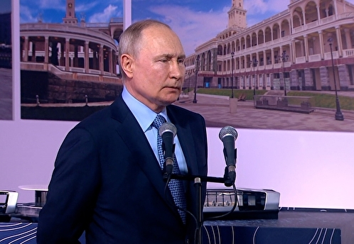 Путин и Собянин дали старт движению первых речных электросудов в Москве