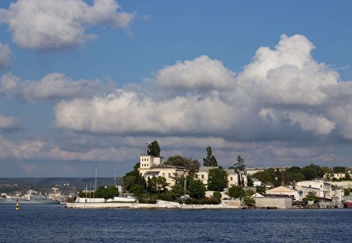 Отельеры Крыма готовы безвозмездно продлевать проживание вынужденным остаться туристам