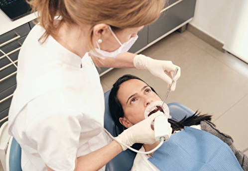 Стоматолог: полость рта - самая благоприятная среда для жизни и роста бактерий