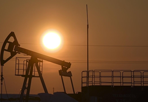 WSJ: Россия взяла верх на сырьевых рынках, продавая нефть выше потолка цен