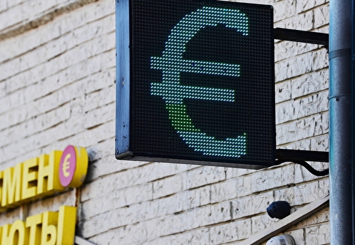 Курс евро в ходе торгов на Мосбирже превысил 111 рублей
