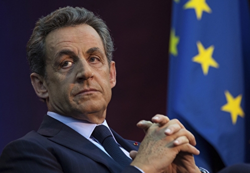 Подоляк раскритиковал Саркози за слова об иллюзии возвращения Киевом Крыма