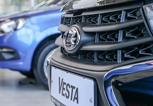 «АвтоВАЗ» поднял цены на автомобили Lada на сумму до 65 тысяч рублей