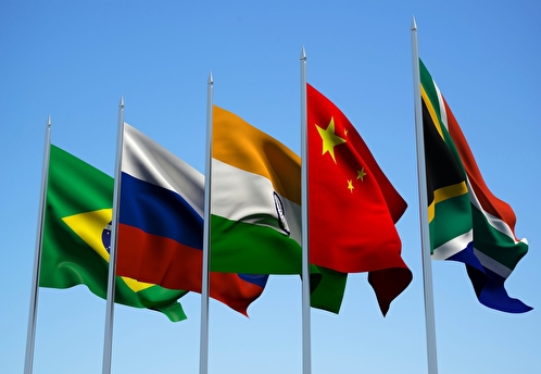МИД КНР: Пекин поддерживает расширение БРИКС и приветствует новых партнеров