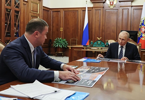Путин встретился с врио губернатора Омской области Хоценко
