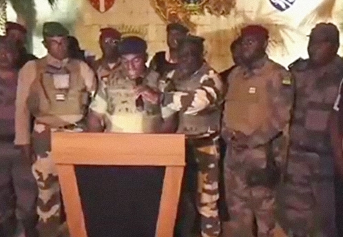 В Габоне военные объявили, что захватили власть и приостановили действие всех институтов