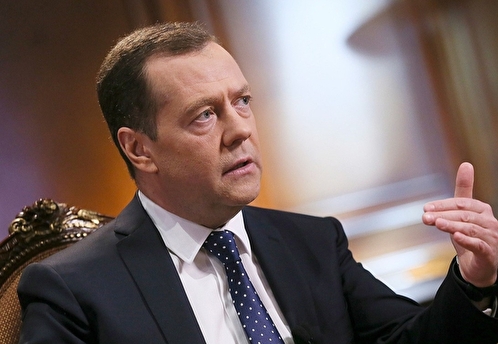 Медведев рекомендовал приостановить дипотношения с Евросоюзом