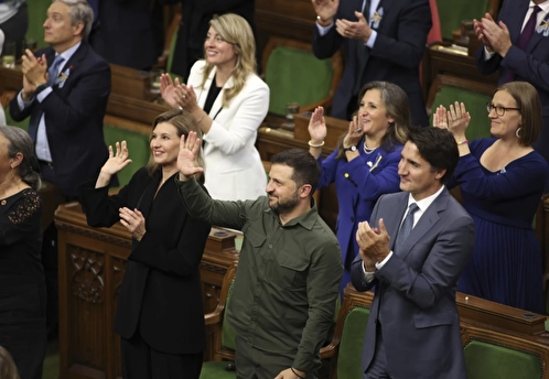 Польша требует извинений за чествование украинского эсэсовца в парламенте Канады