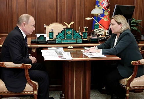 Путин провел встречу с министром культуры России Любимовой