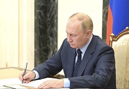 Путин установил обязательную продажу валютной выручки экспортеров в России