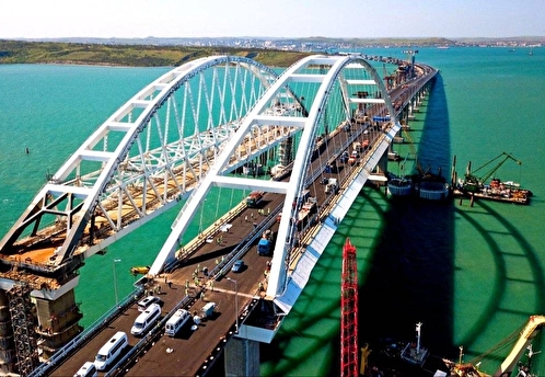 Представитель ВМС Украины Плетенчук пригрозил разрушить Крымский мост