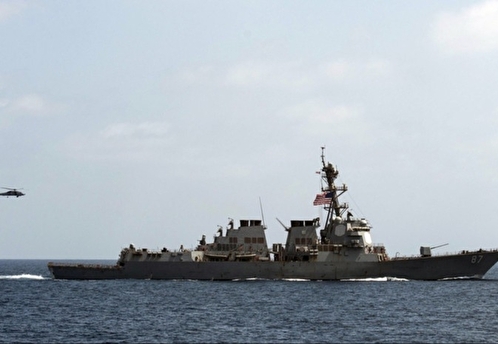 В Аравийском море двумя баллистическими ракетами атаковали эсминец ВМС США