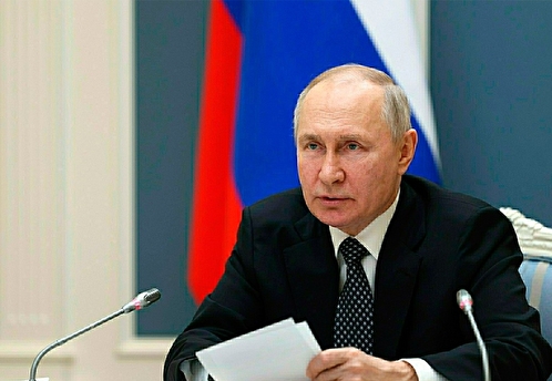 Путин заявил, что Россия будет укреплять железнодорожную отрасль