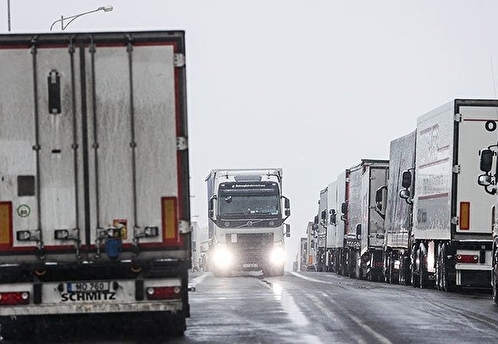 Кабмин продлил запрет на въезд в РФ грузовиков из ЕС, Британии и Украины