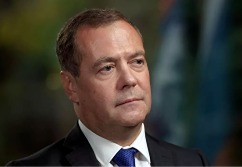 Медведев назвал украинцев, проживающих на территории РФ, русскими