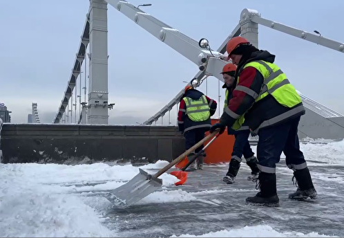 Бирюков: более 150 тысяч человек задействовали в уборке снега в Москве