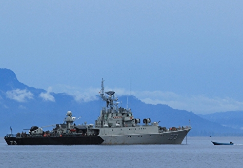 Хуситы заявили о прямом попадании в военный корабль США в Аденском заливе