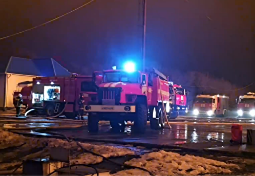 Губернатор Старовойт опубликовал видео тушения пожара на нефтебазе под Курском