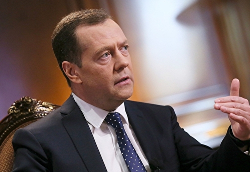 Медведев увидел пользу в возможной отправке французских войск на Украину
