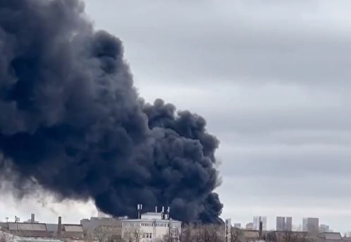 На Уралмашзаводе в Екатеринбурге произошел сильный пожар