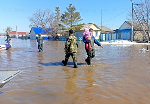 В Оренбургской области из-за прорыва дамбы затопило более 10 тысяч жилых домов