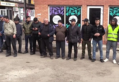 ФСБ и МВД провели рейд в Мариуполе, восемь мигрантов выдворили из России