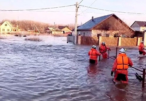 Новости регионов: Жители Орска начинают возвращаться в дома после спада воды