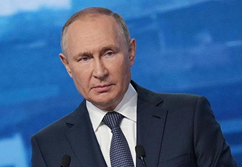 Путин назвал День Победы священным для всех россиян праздником