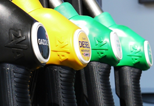 Новак: кабмин скоро обсудит временное снятие запрета на экспорт бензина