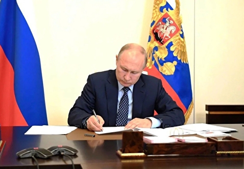 Путин поручил вывести РФ на четвертое место в мире по объему ВВП