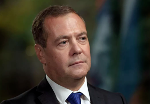 Медведев: Россия продолжит наступление при отказе Украины от мира