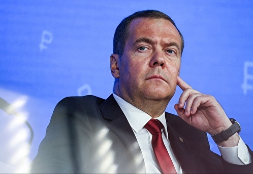 Медведев: 190 тысяч человек заключили контракты с МО РФ в 2024 году