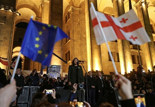 У здания парламента в Тбилиси прошли протесты после оглашения результатов выборов