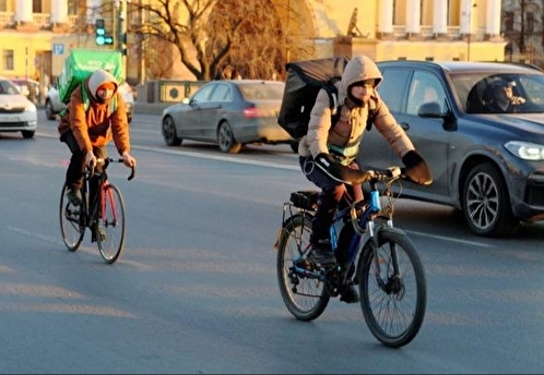 Курьеры превзошли по зарплате врачей, журналистов и айтишников