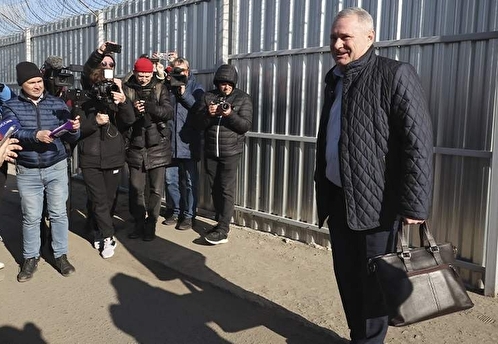Актера Михаила Ефремова освободили из колонии в Белгородской области