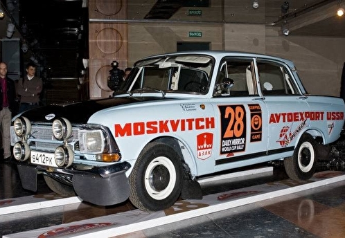 Автор телеграм-канала «в левой руке сникерс» рассказала, как советские «Москвичи» и «Лады» покоряли мир