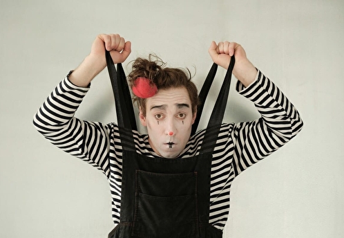 Не жалеть, а дружить. Мифы и правда о медицинских клоунах