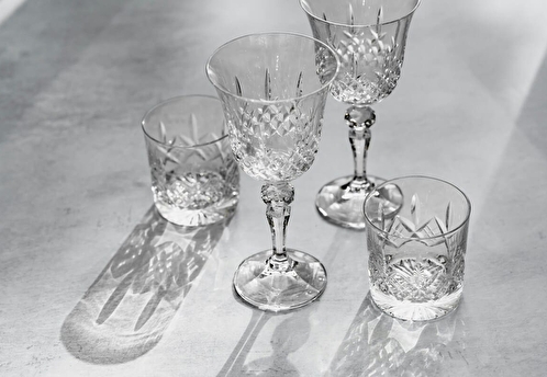 Хрустальные бокалы, эмалированные кастрюли, самовар из латуни. Какая посуда из СССР снова набирает популярность