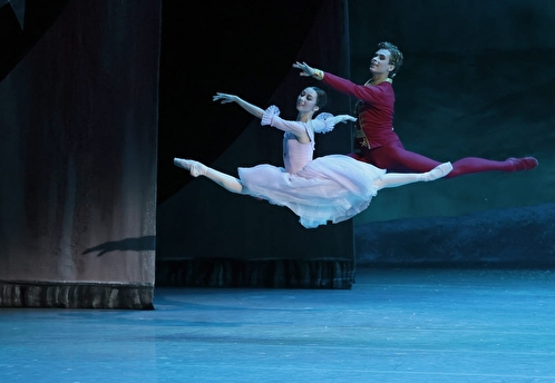 «Щелкунчик» Большого театра, громкие премьеры и спецпоказы: новогодняя программа в сети кинотеатров «КАРО»