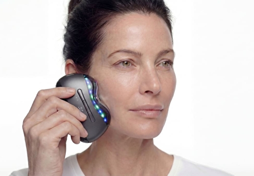 Салонные технологии дома: REMEZ представил анатомический anti-age-девайс