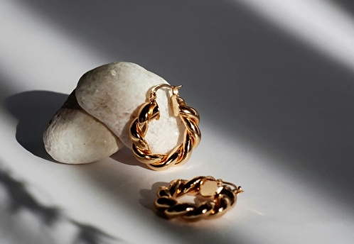 Треть россиянок готовы сдать в ломбард подарки бывшего